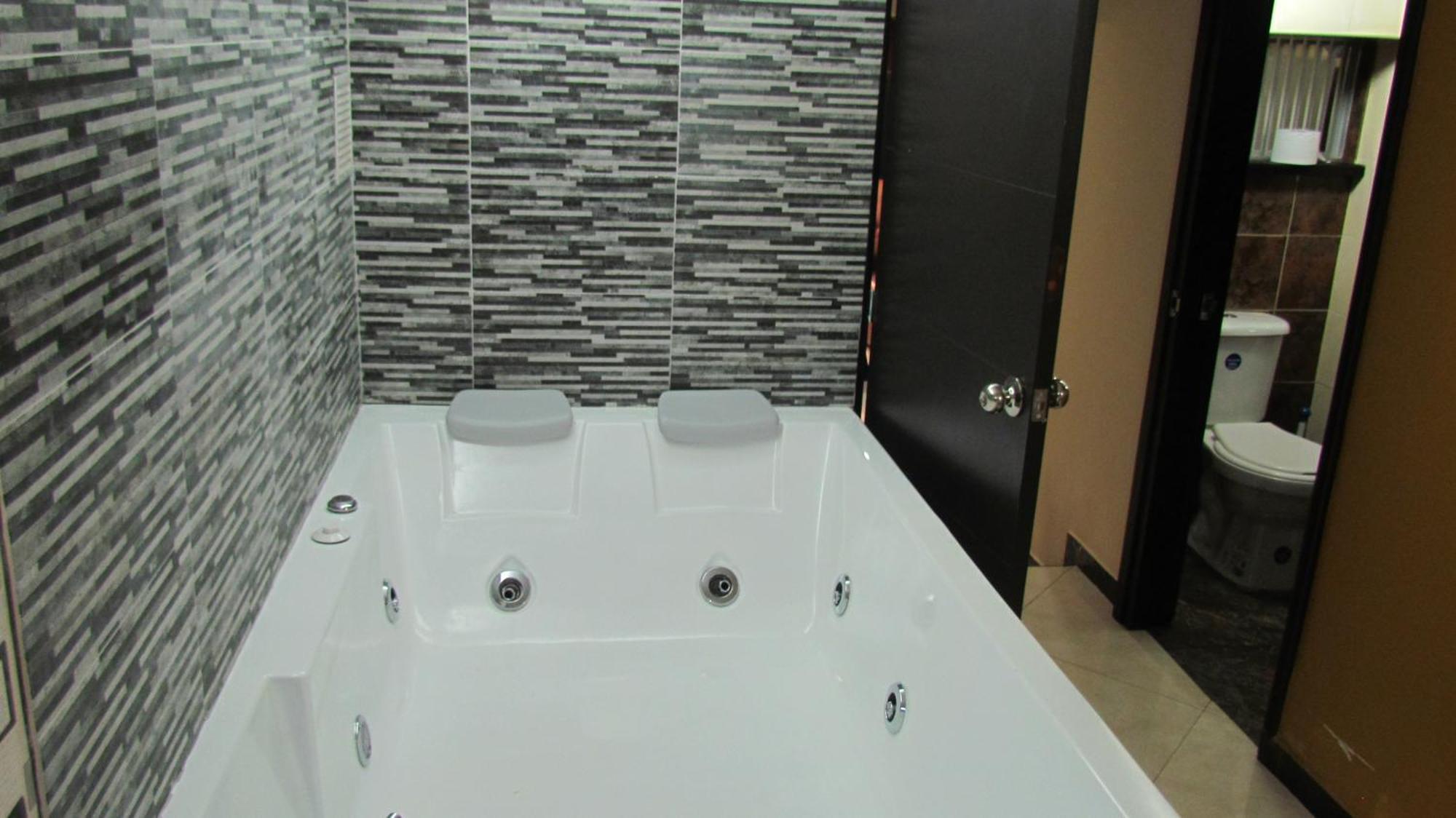 Apartamentos En El Poblado Медельїн Номер фото